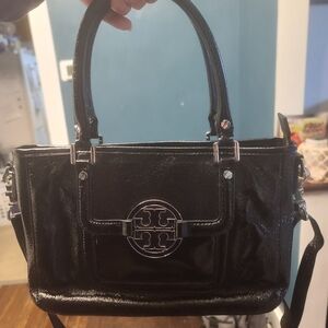 Tory Burch Amanda Black patent leather Hobo shoulder Bag w/ Crossbody Strap